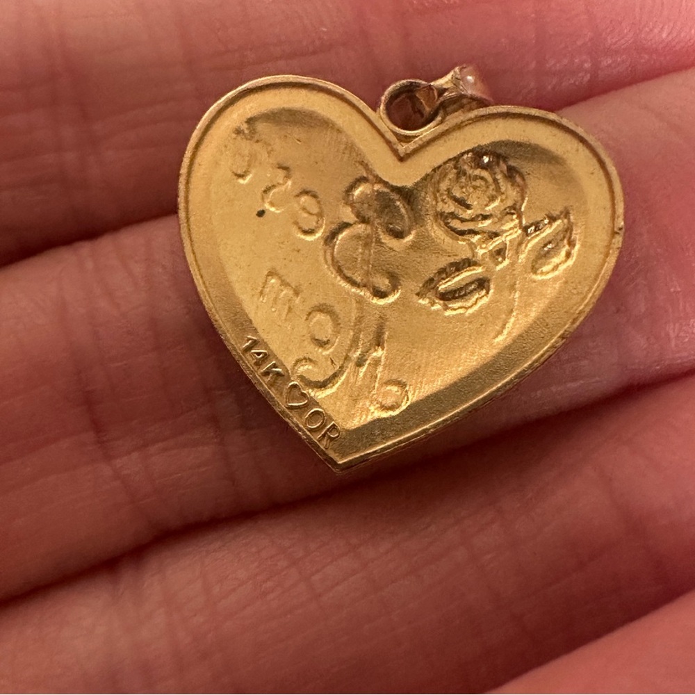 14K Gold Heart 'Best Mom' Pendant with Rose Charm - Picture 6 of 7